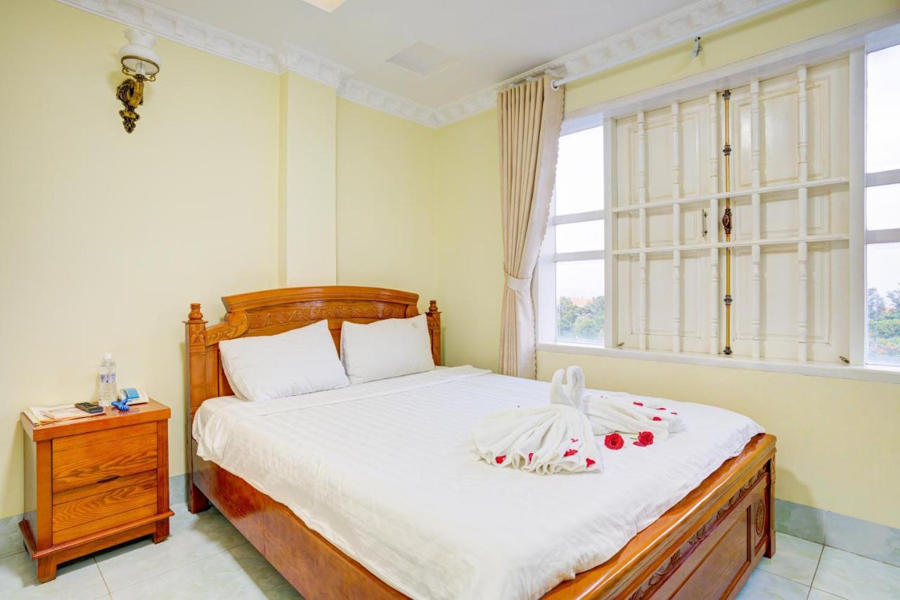 Quang Anh Hotel By The Moment Vung Tau Exterior photo